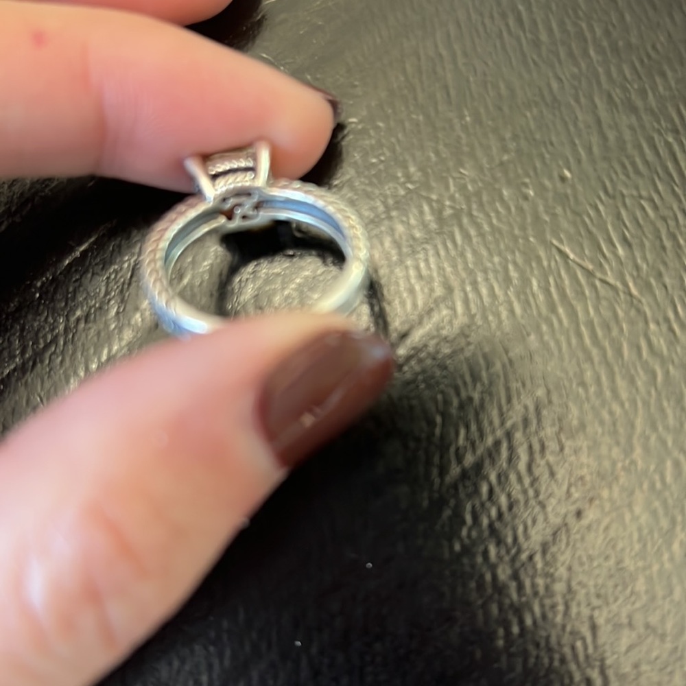 Yellow ring - Picture 3 of 4